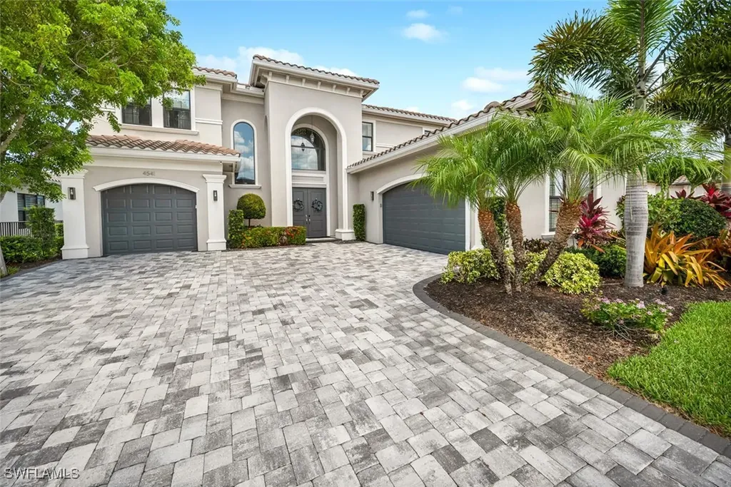 4541 Azalea Drive Naples FL 34119