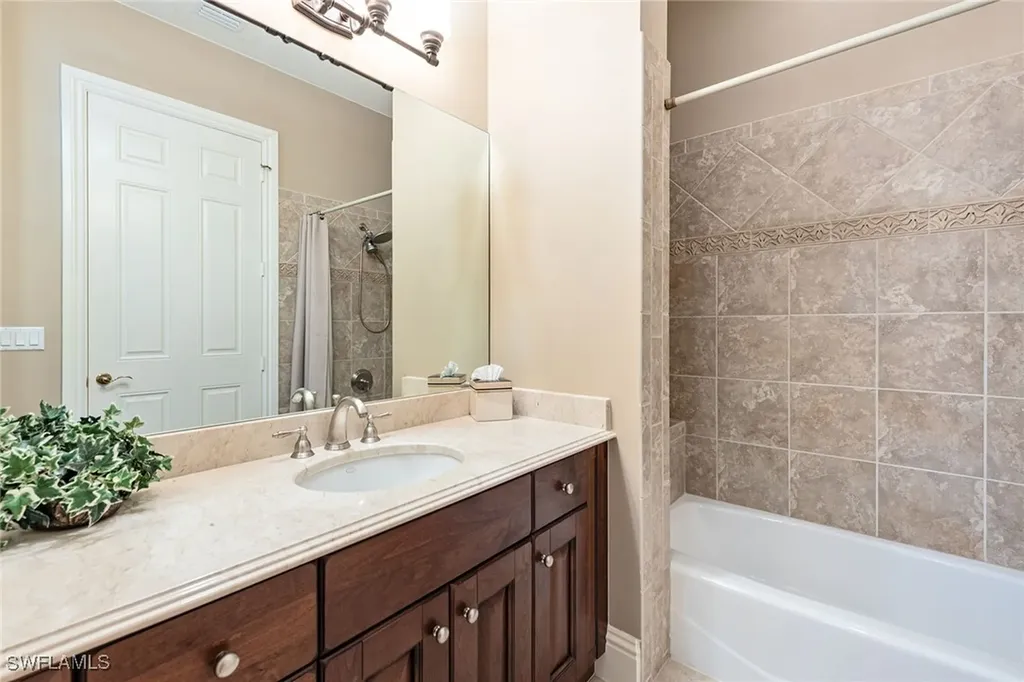 9284 Menaggio Court Naples FL 34114