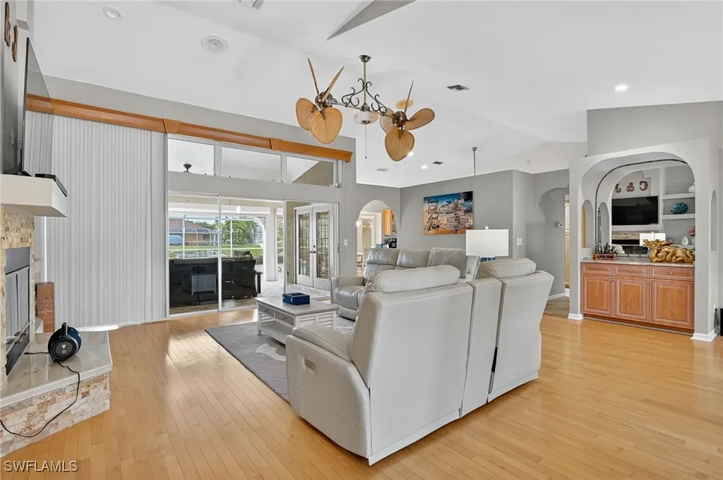 1215 SE 21st Street Cape Coral FL 33990