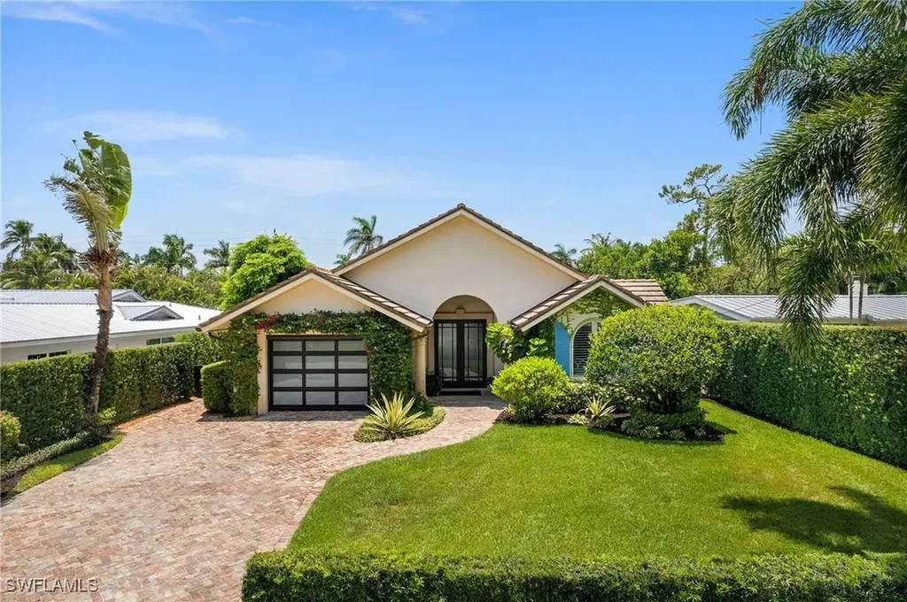 1228 Diana Avenue Naples FL 34103