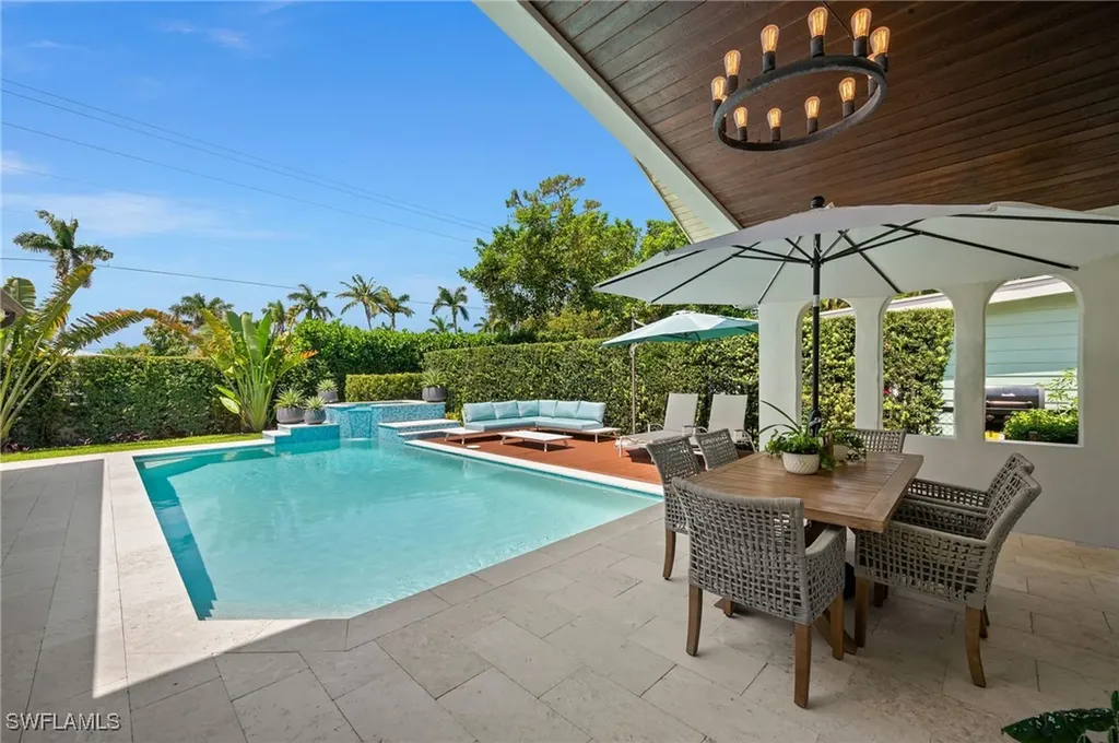 1228 Diana Avenue Naples FL 34103