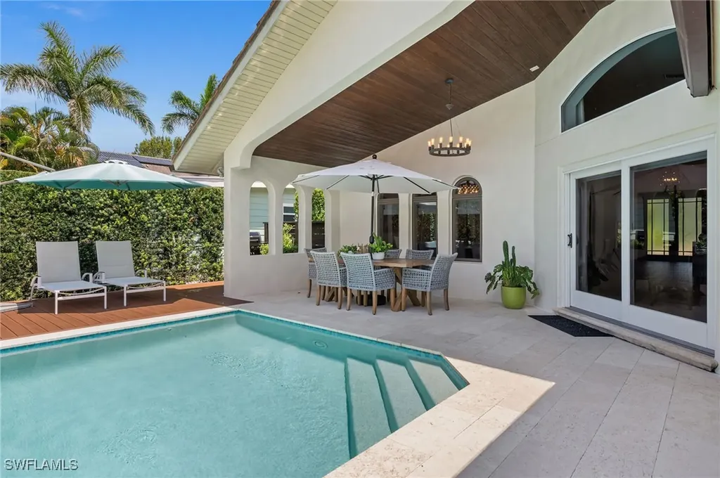 1228 Diana Avenue Naples FL 34103
