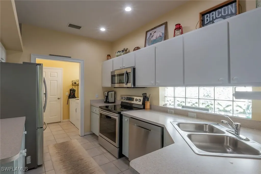 10713 Pearl Bay Circle Estero FL 33928