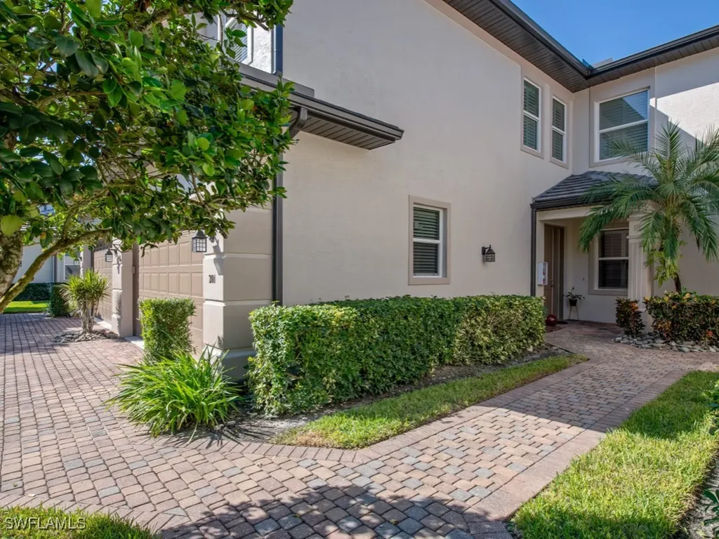 6049 Ashford Lane Naples FL 34110