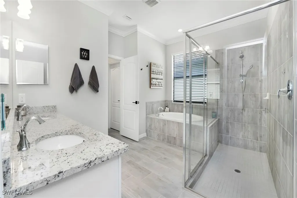 1597 Vizcaya Lane Naples FL 34113