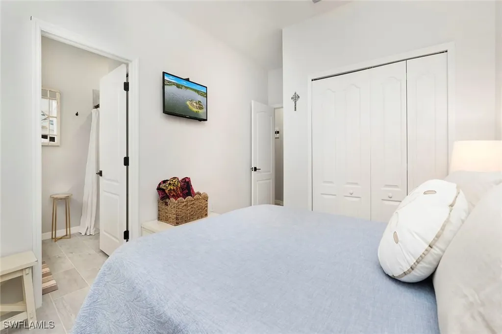 1597 Vizcaya Lane Naples FL 34113