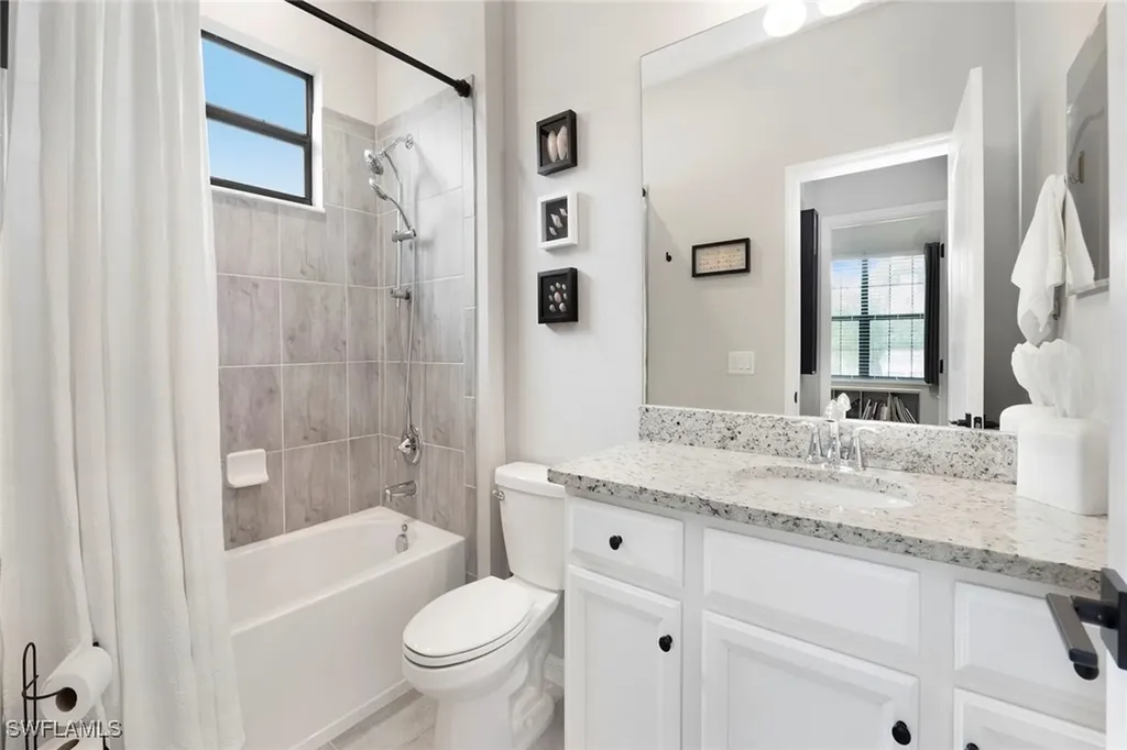 1597 Vizcaya Lane Naples FL 34113