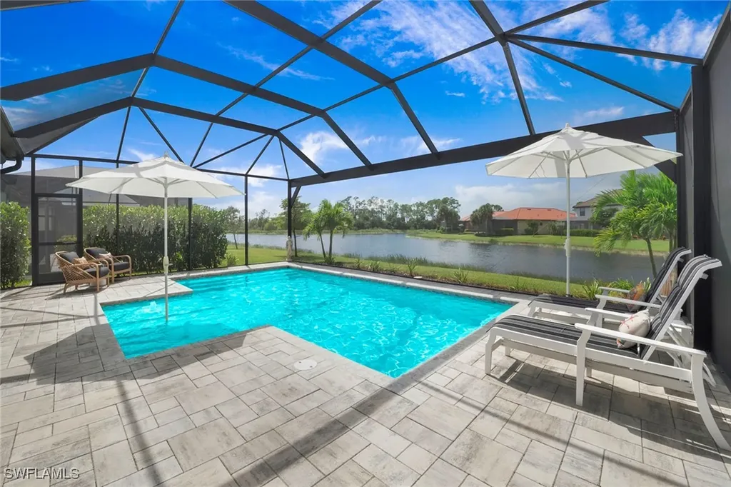 1597 Vizcaya Lane Naples FL 34113
