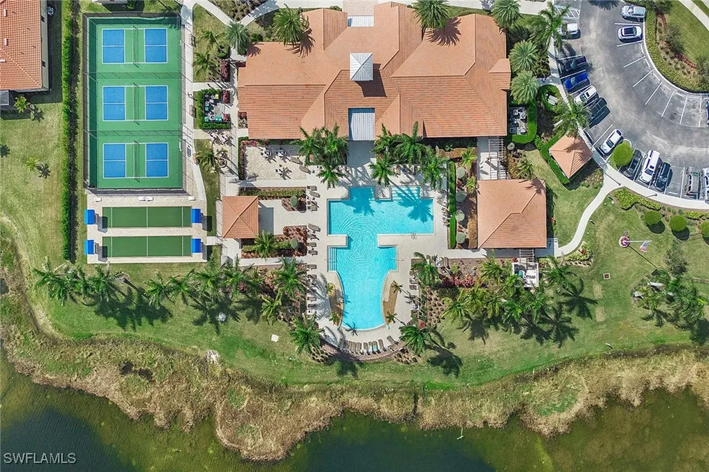 1597 Vizcaya Lane Naples FL 34113