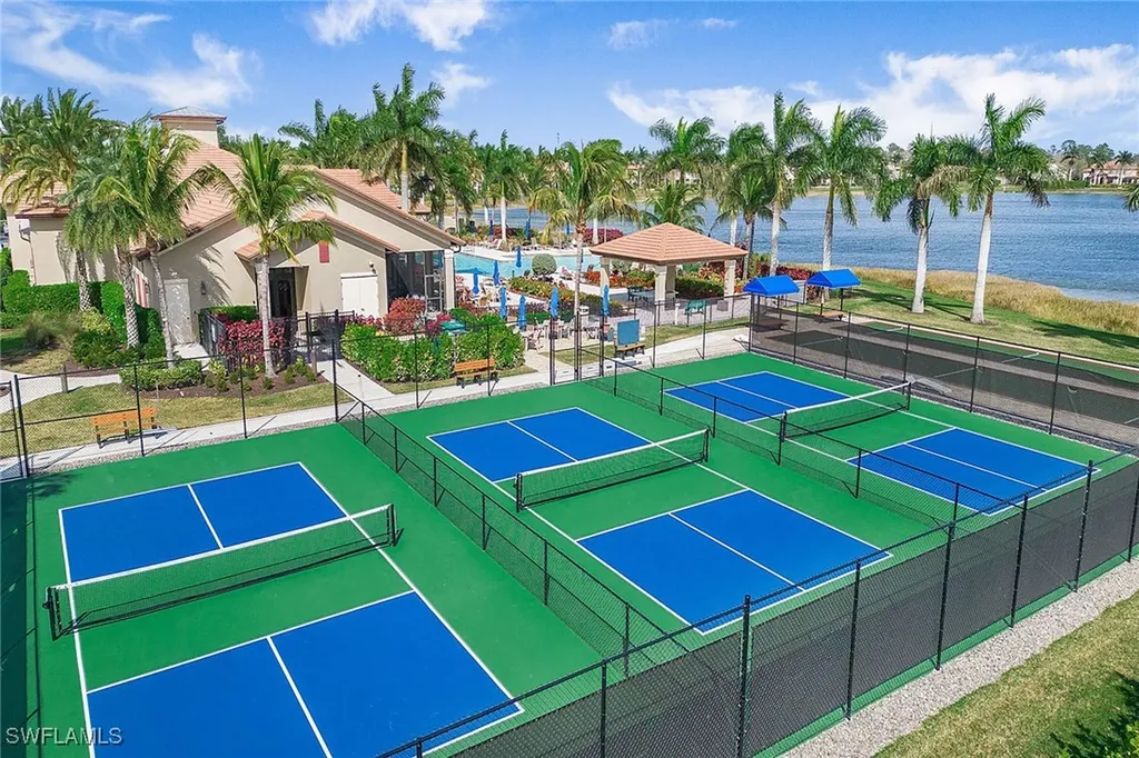 1597 Vizcaya Lane Naples FL 34113