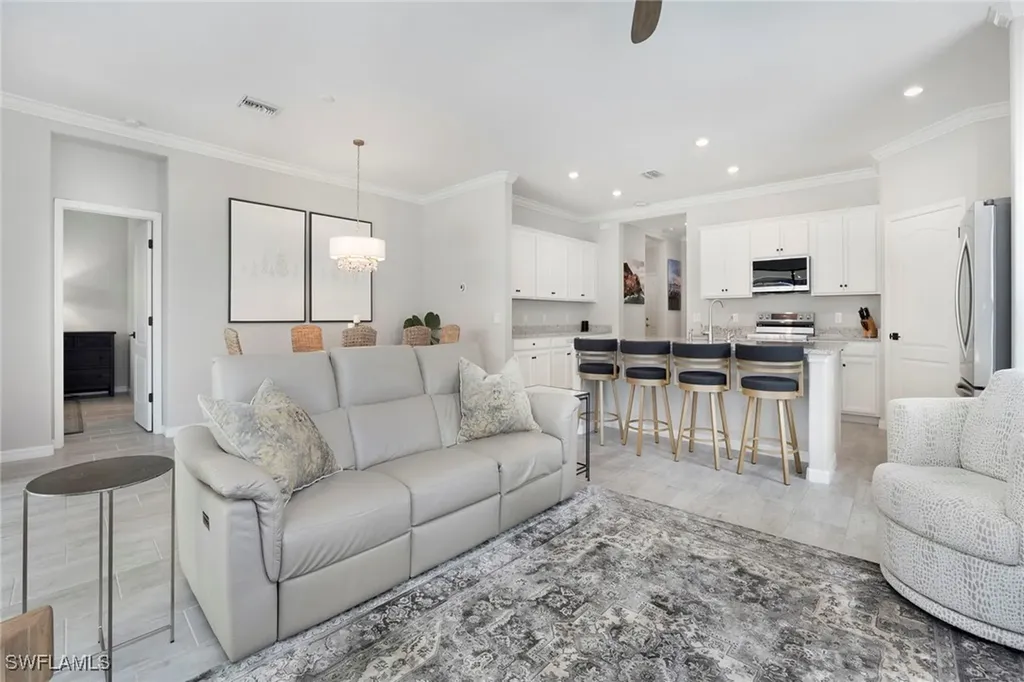 1597 Vizcaya Lane Naples FL 34113