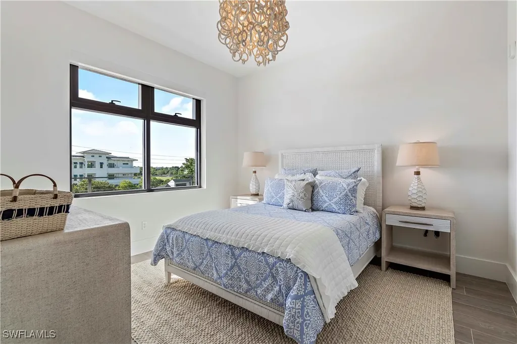 850 Central Avenue Naples FL 34102