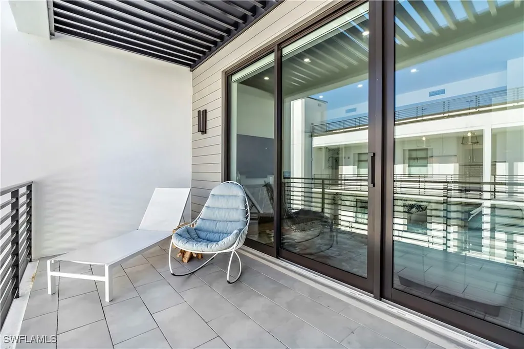 850 Central Avenue Naples FL 34102