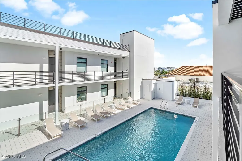 850 Central Avenue Naples FL 34102