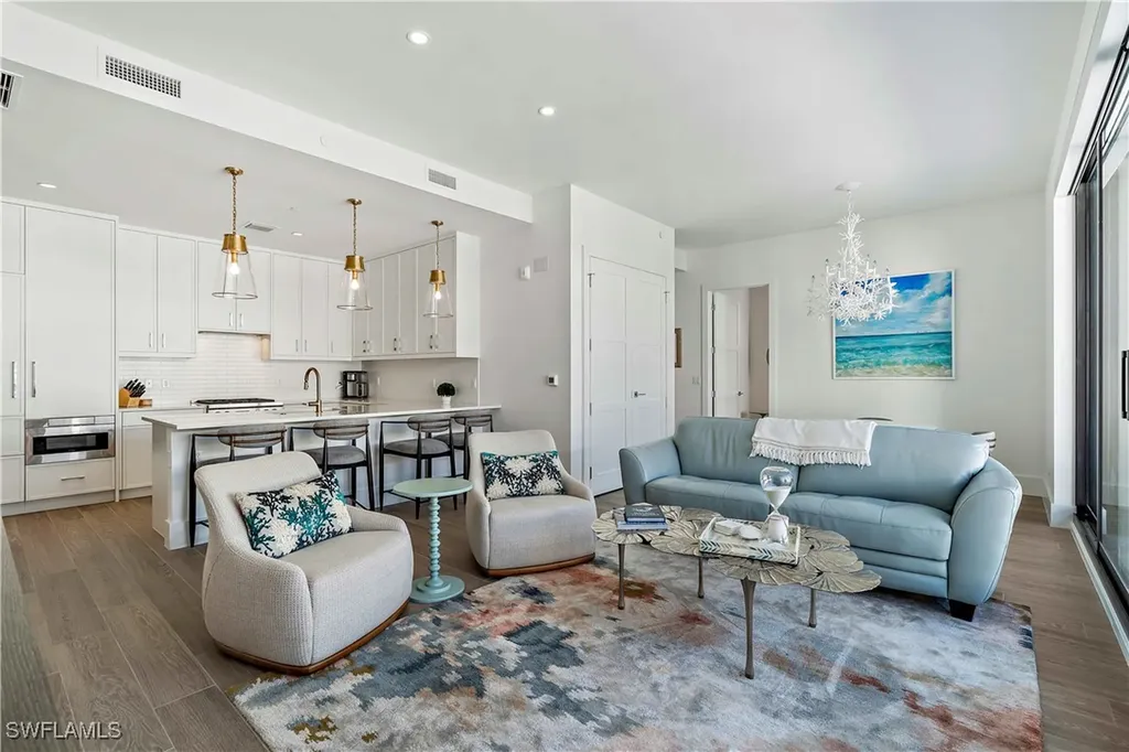850 Central Avenue Naples FL 34102