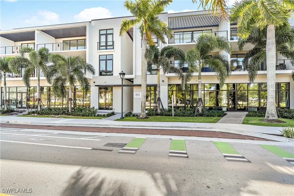 850 Central Avenue Naples FL 34102