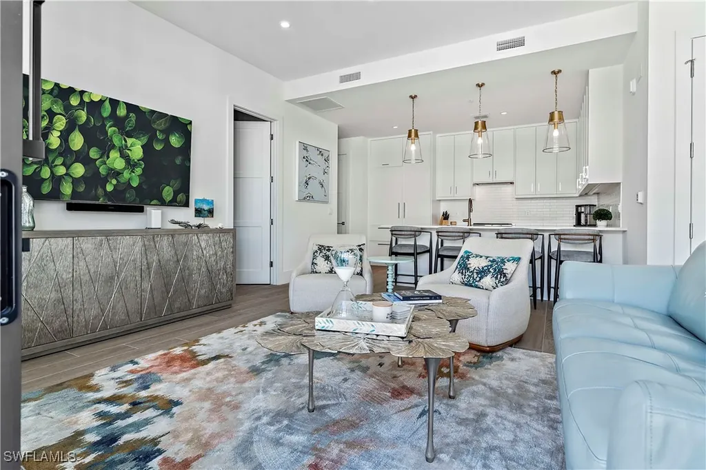 850 Central Avenue Naples FL 34102