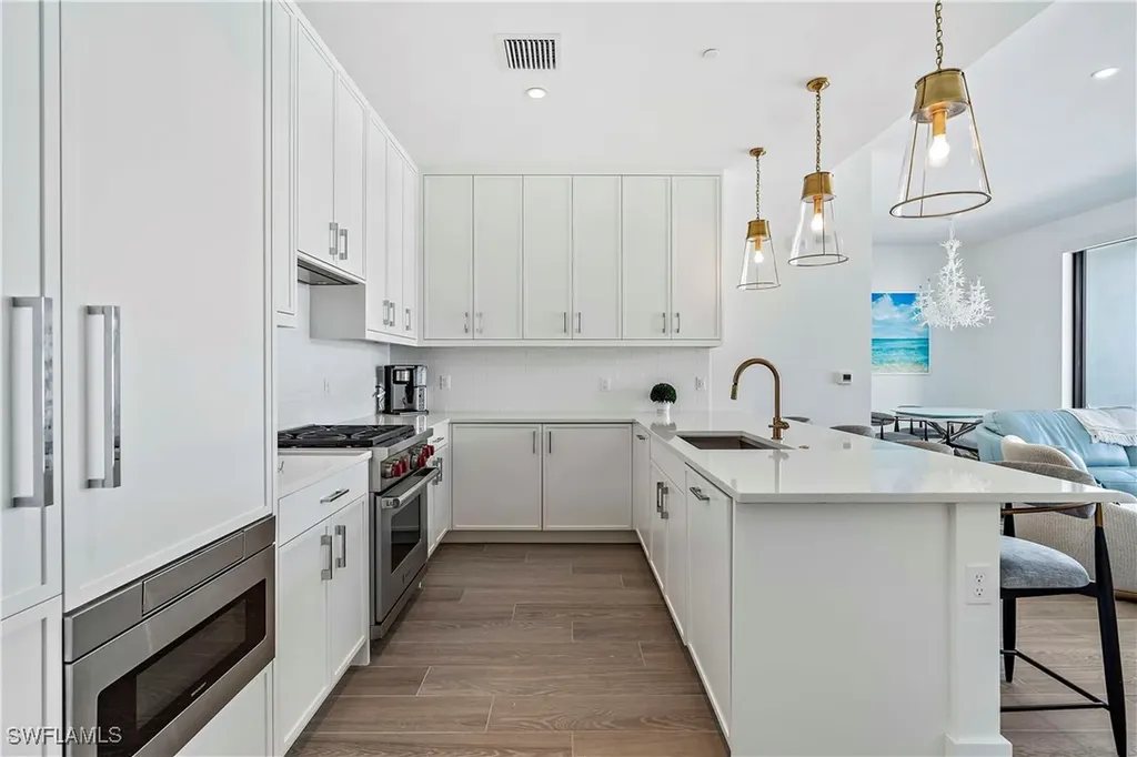 850 Central Avenue Naples FL 34102