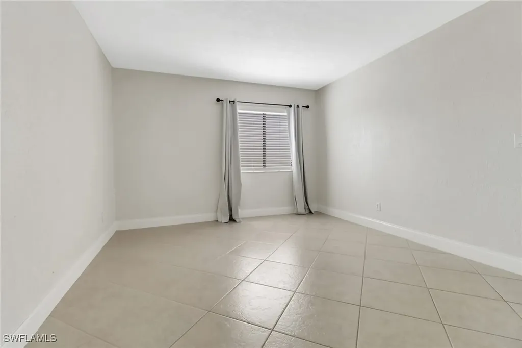4623 Bayshore Drive Naples FL 34112