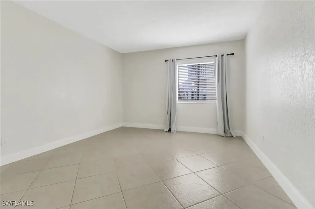 4623 Bayshore Drive Naples FL 34112