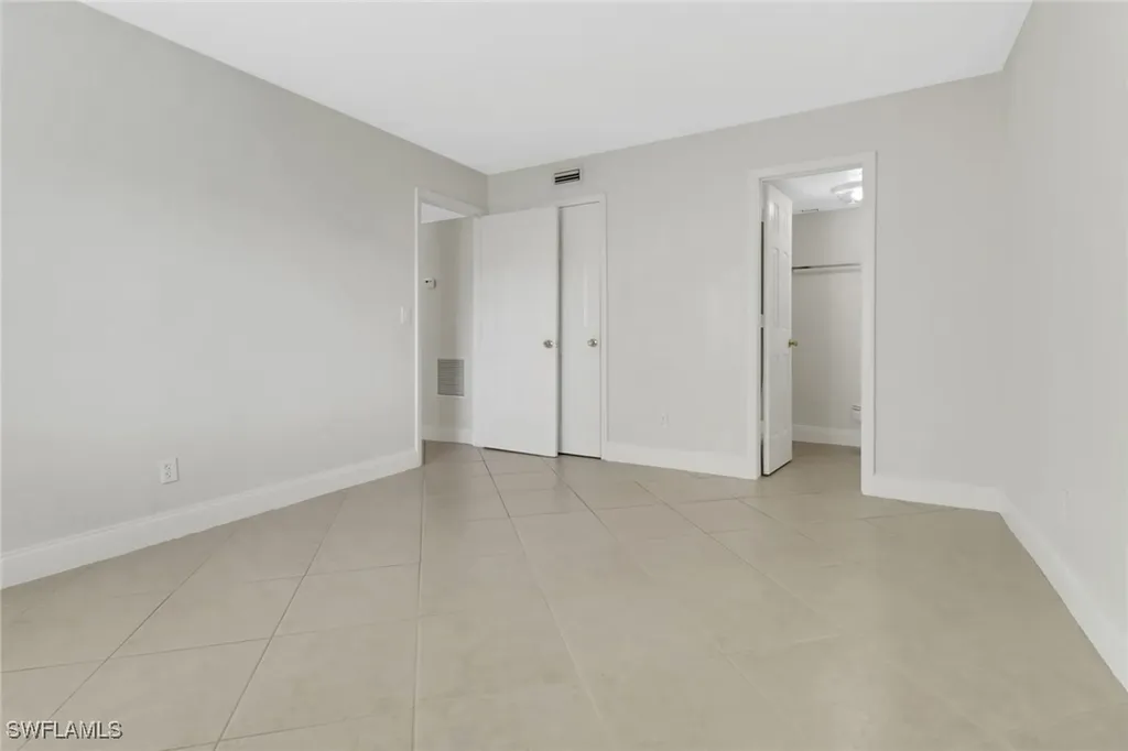 4623 Bayshore Drive Naples FL 34112