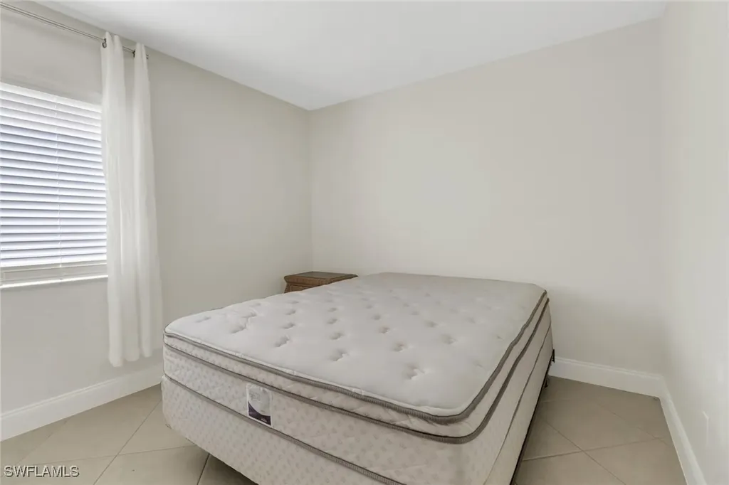 4623 Bayshore Drive Naples FL 34112