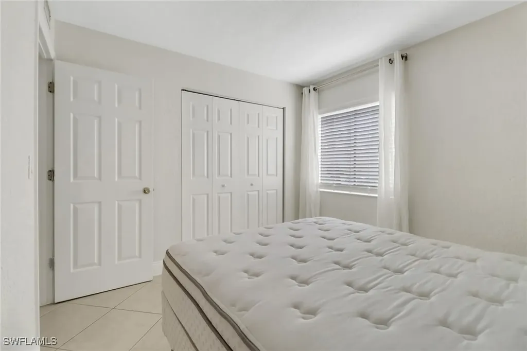 4623 Bayshore Drive Naples FL 34112