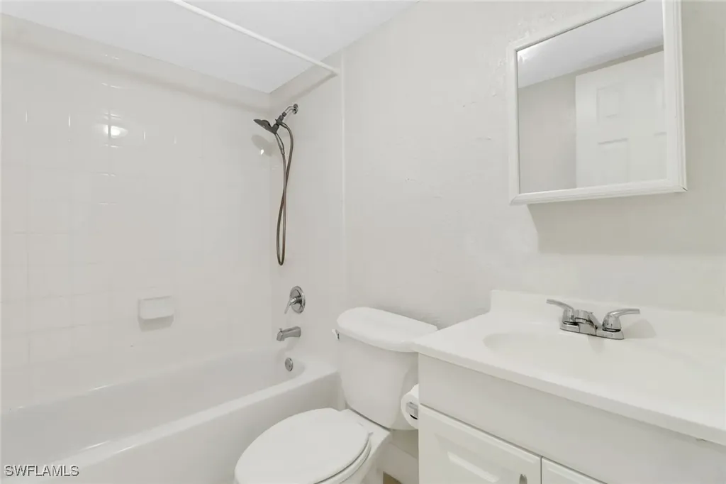 4623 Bayshore Drive Naples FL 34112
