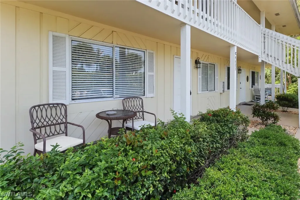 4623 Bayshore Drive Naples FL 34112