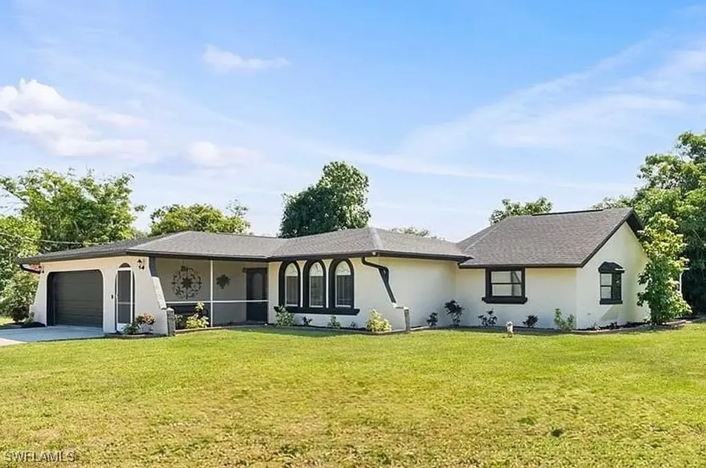 3042 Mango Street Fort Myers FL 33916
