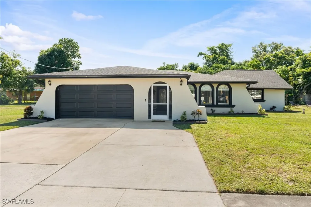 3042 Mango Street Fort Myers FL 33916