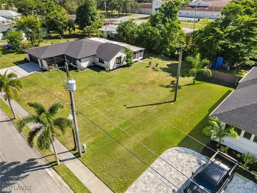 3042 Mango Street Fort Myers FL 33916