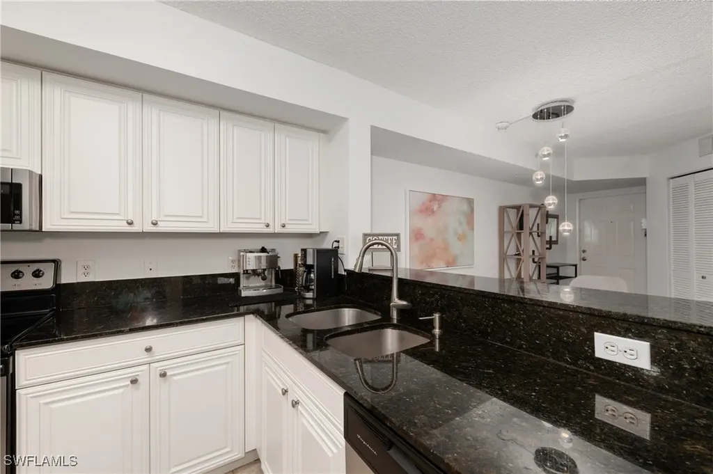 8290 Ibis Club Lane Naples FL 34104