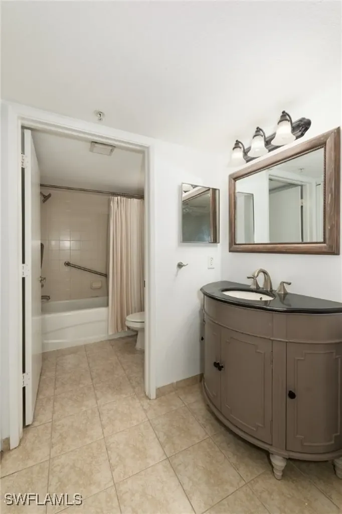 8290 Ibis Club Lane Naples FL 34104