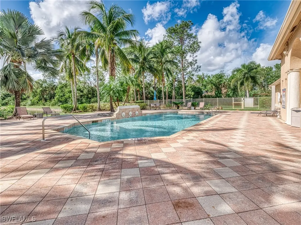 8290 Ibis Club Lane Naples FL 34104
