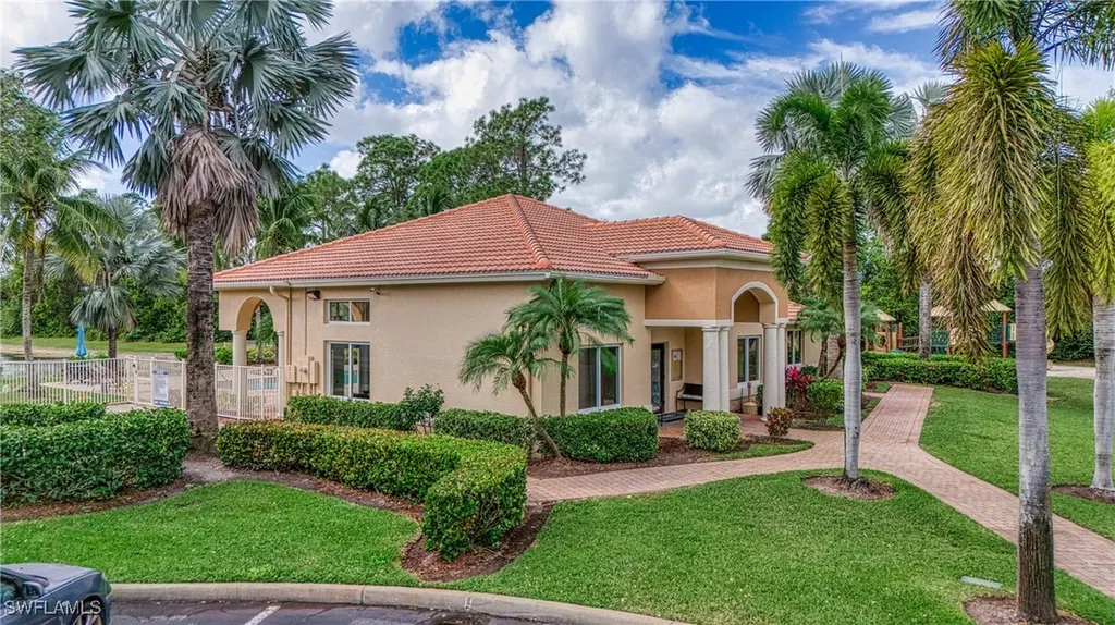 8290 Ibis Club Lane Naples FL 34104