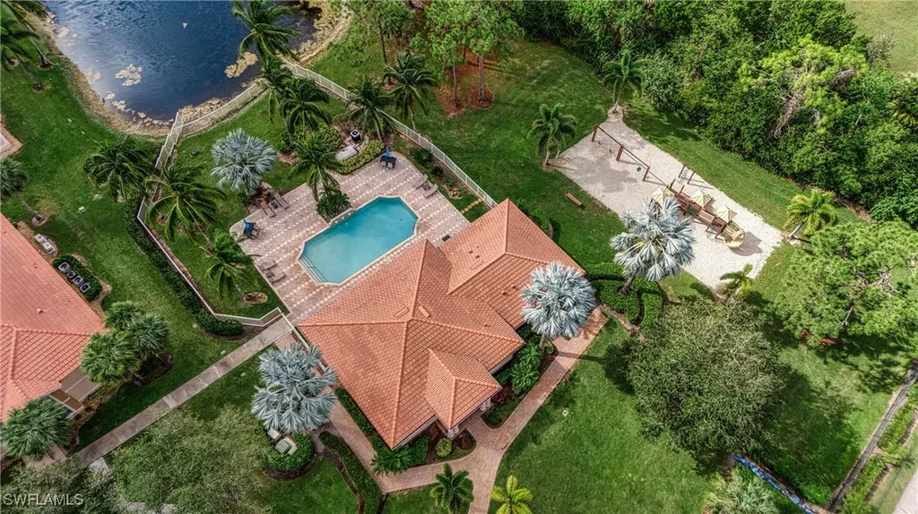 8290 Ibis Club Lane Naples FL 34104