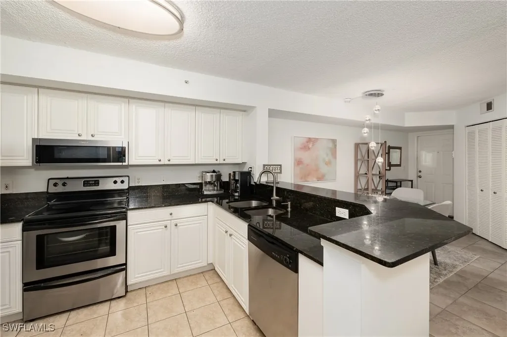 8290 Ibis Club Lane Naples FL 34104