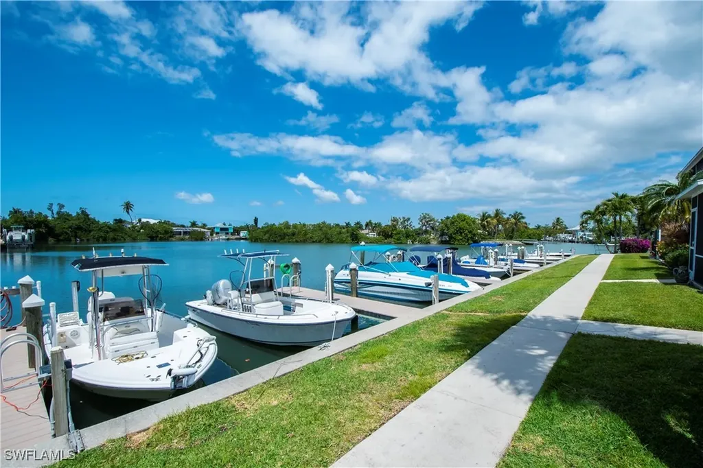 330 Kon Tiki Drive Naples FL 34113