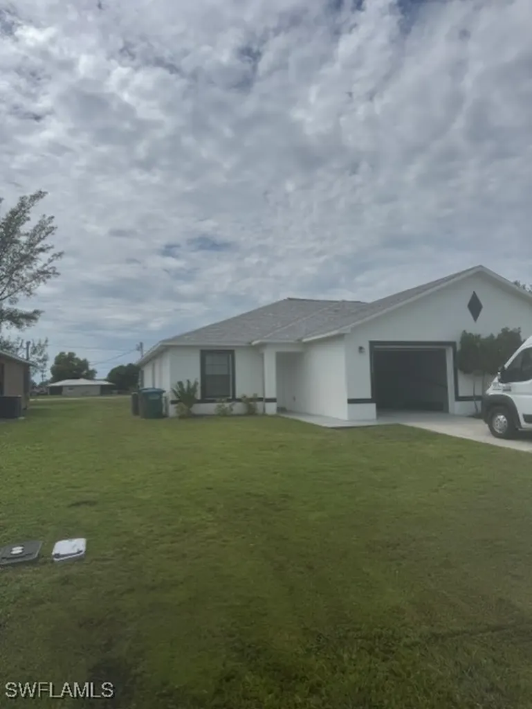 1912 SW 15th Place Cape Coral FL 33991