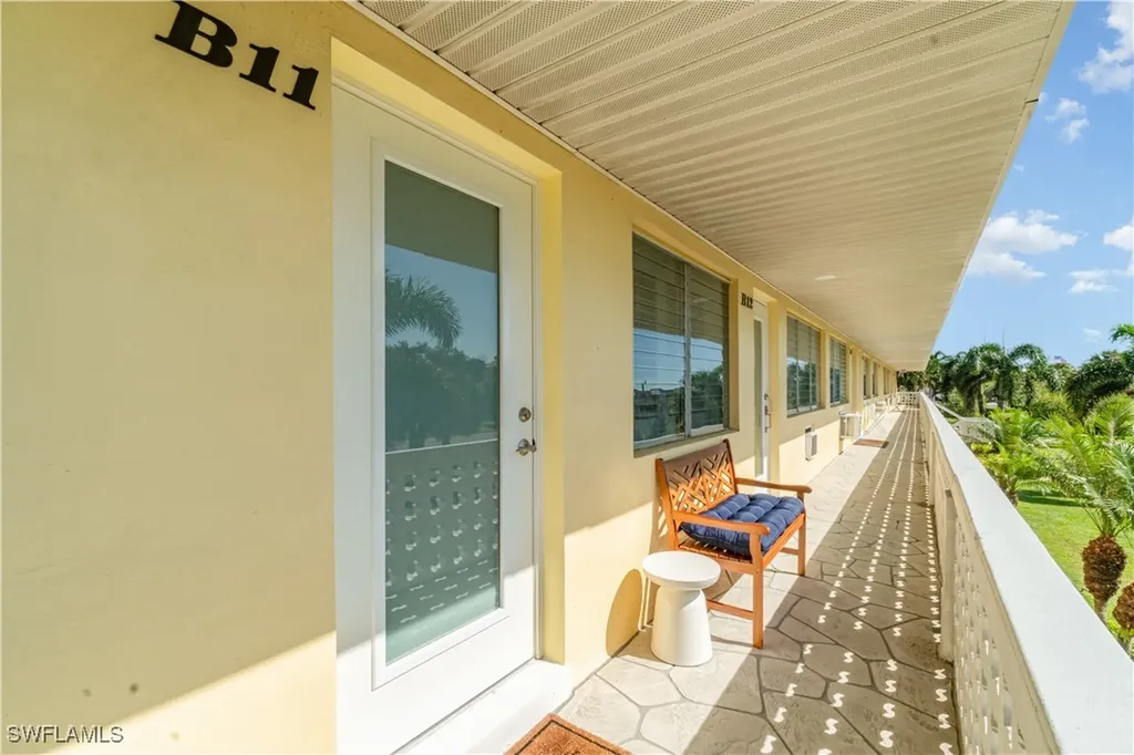 473 12th Avenue S Naples FL 34102
