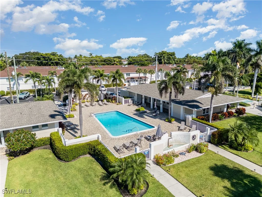 473 12th Avenue S Naples FL 34102