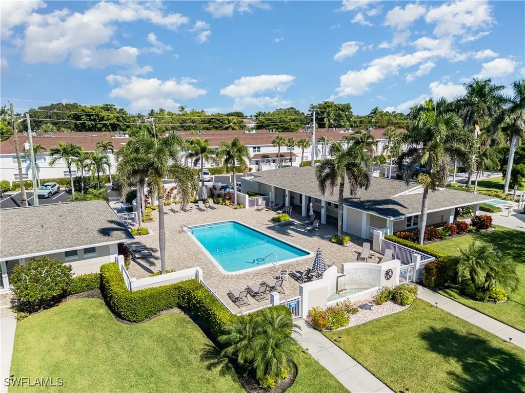 473 12th Avenue S Naples FL 34102