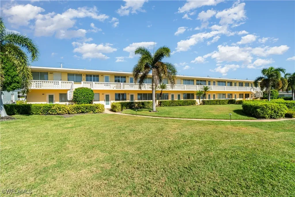 473 12th Avenue S Naples FL 34102