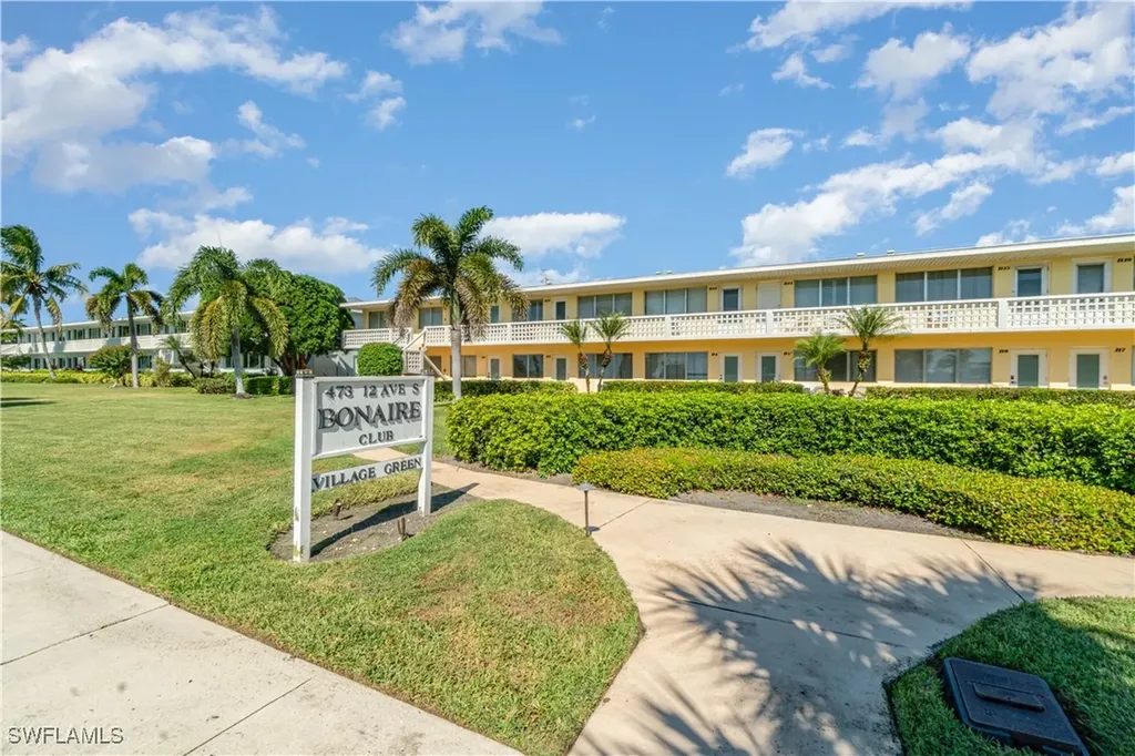 473 12th Avenue S Naples FL 34102