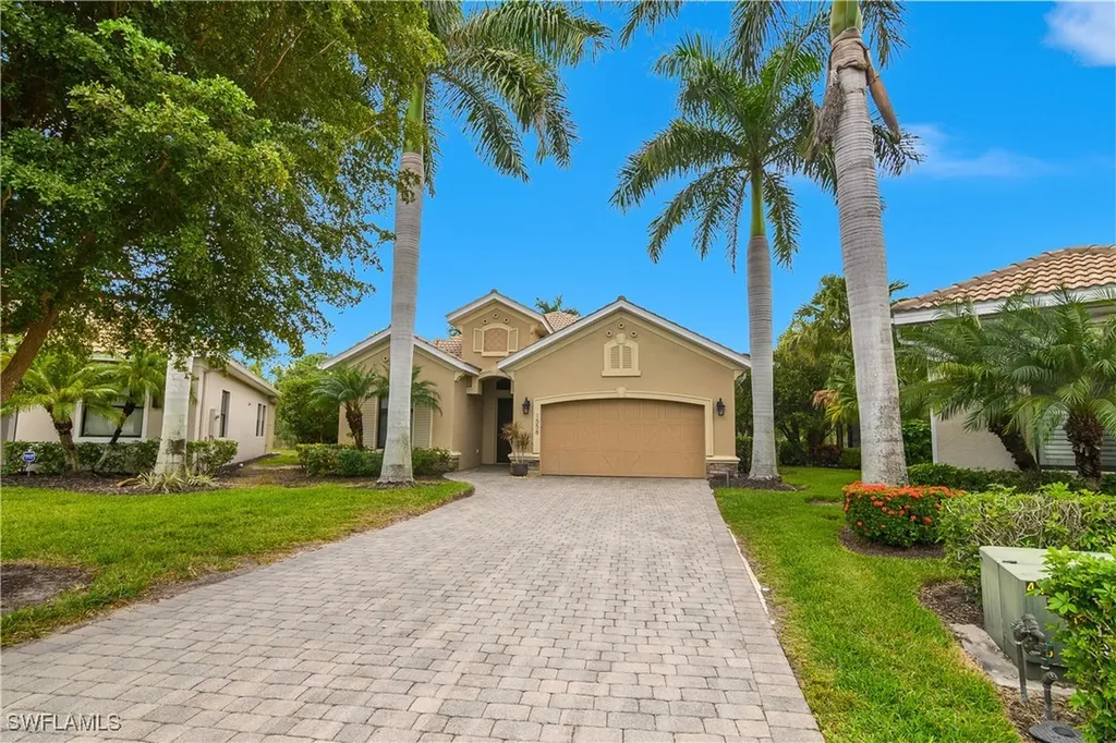 Naples FL, 1558 Serrano Circle