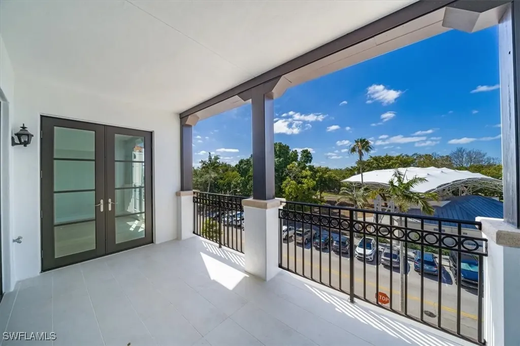 780 5th Avenue S Naples FL 34102