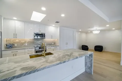 780 5TH Avenue S Naples FL 34102