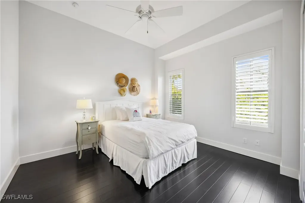 299 Mermaids Bight Naples FL 34103
