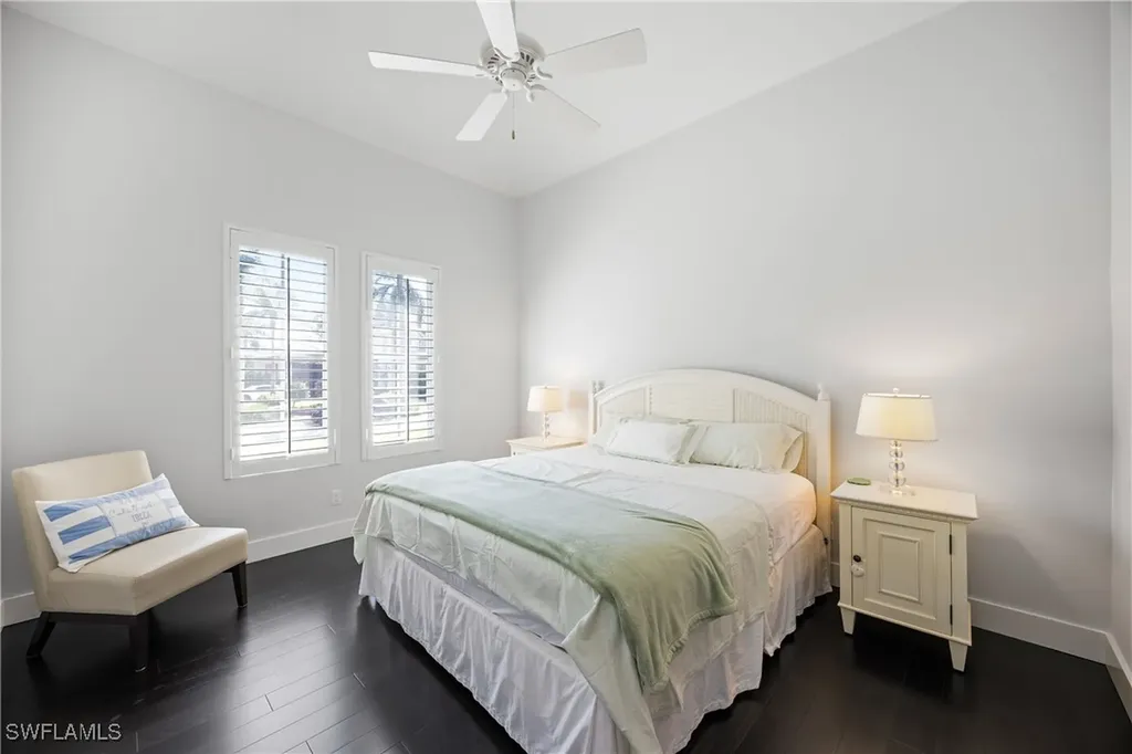 299 Mermaids Bight Naples FL 34103